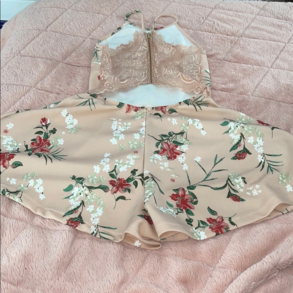 Pink romper - Picture 2 of 2